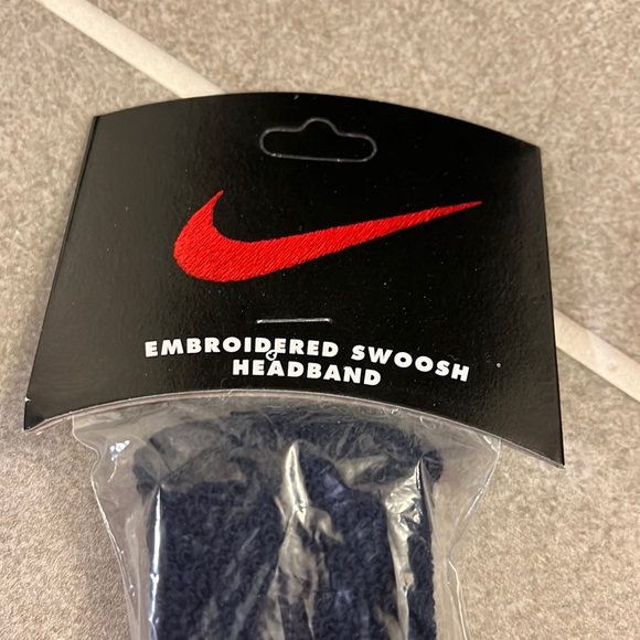 Nike Embroidered Swoosh Terry Cloth headband sweatband head band new navy blue - Picture 2 of 7